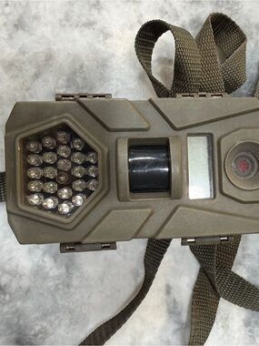 Tasco 8MP Low-Glow Trail Camera Model 119271CW with Strap